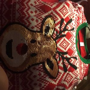 A XL Christmas sweater
